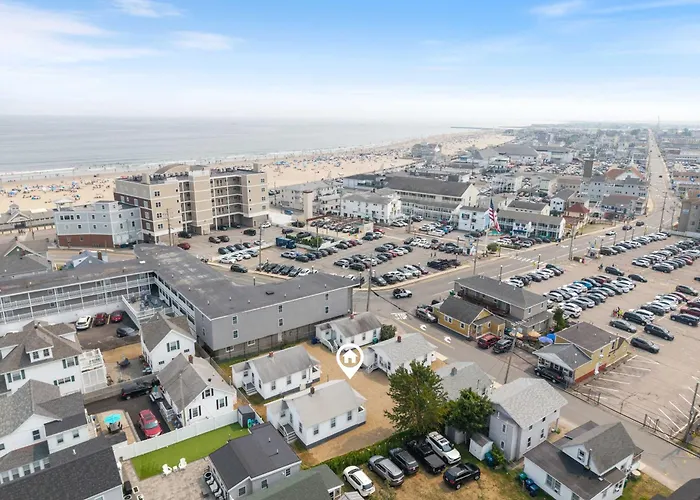 The Sand Bar - Heart Of Hampton Beach
