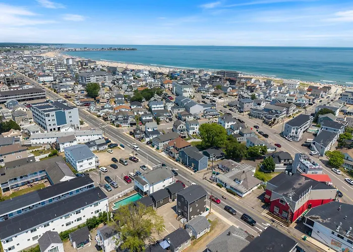 The Sail Boat - Heart Of Hampton Beach